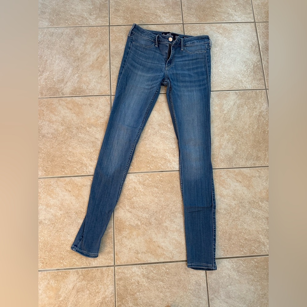 Hollister Jeans - 5 for $25 for items marked with ⭐️ - Picture 1 of 4